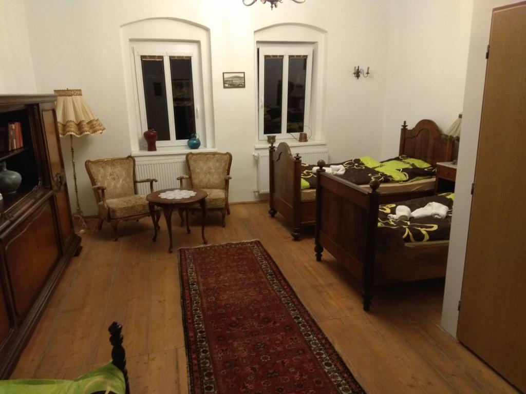 Penzion U Cermaka Ostrov Kültér fotó